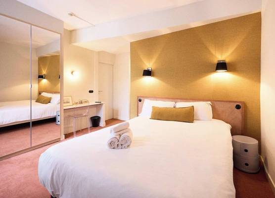 Hôtel Henri IV 1