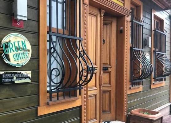 Green Mansion 1