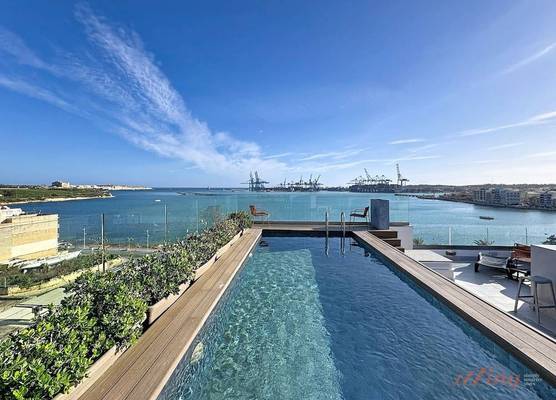 South 32 Hotel by Zzzing 1