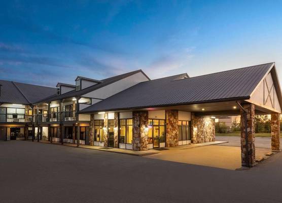 Days Inn by Wyndham Branson Ozarks 1