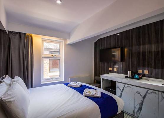 DJ Suites Blackpool 1