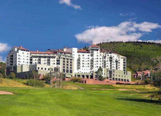 The Peaks Resort and Spa 1