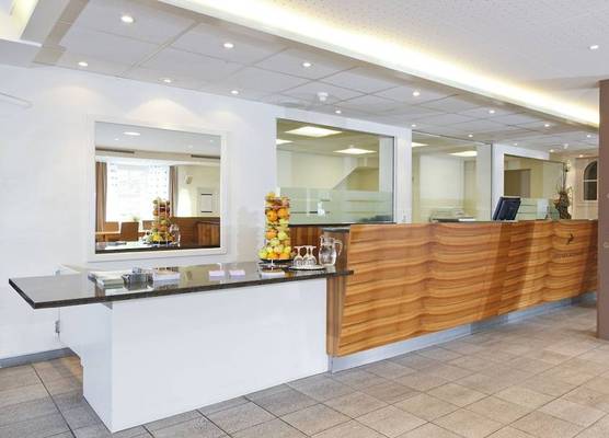 Hirschen Guesthouse - Village Hotel 1