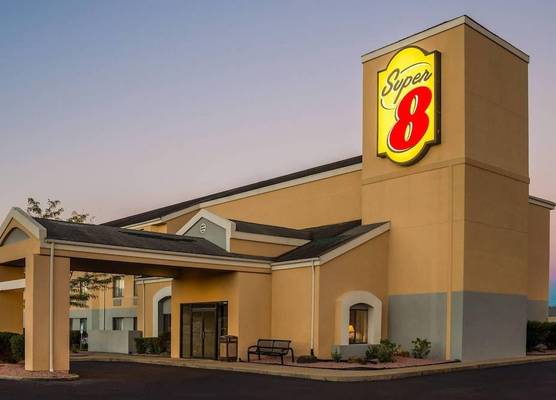 Super 8 by Wyndham Jasper 1
