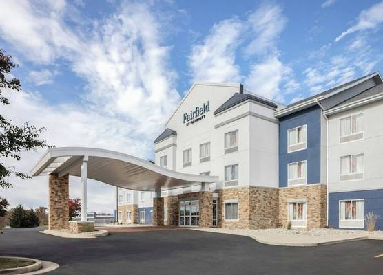 Fairfield Inn and Suites by Marriott Fort Wayne 1