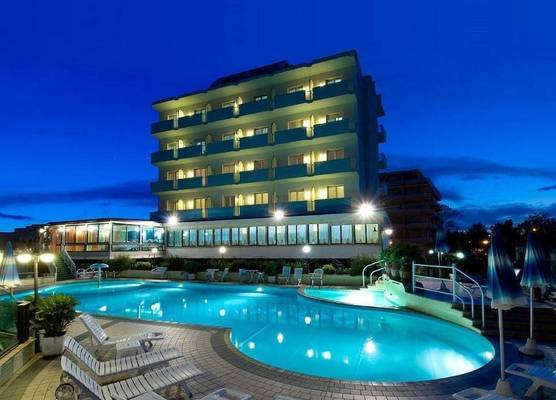 Strand Hotel Colorado 1