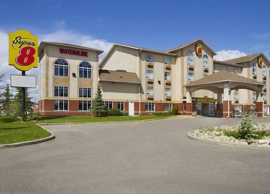 Super 8 by Wyndham Fort St. John BC 1