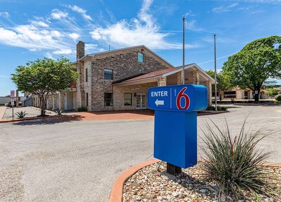 Motel 6-Georgetown, TX 1