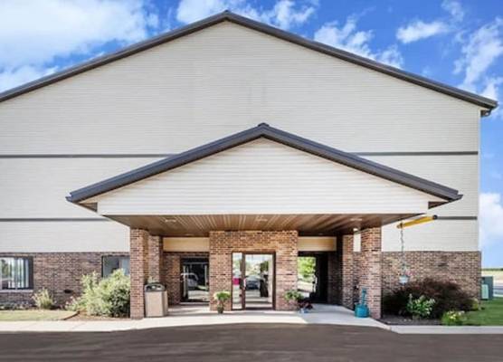 AmericInn by Wyndham Columbus Wisconsin 1