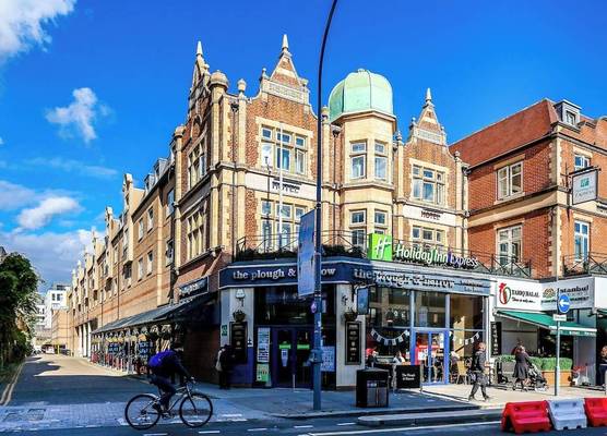 Holiday Inn Express LONDON - HAMMERSMITH by IHG 1