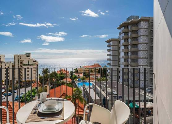 Monumental Plaza by Petit Hotels 1