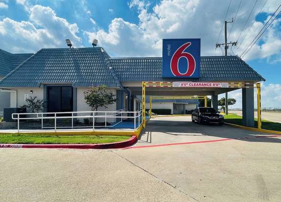 Motel 6-Duncanville, TX - Dallas 1