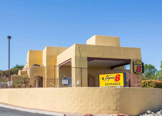 Super 8 by Wyndham Cottonwood 1