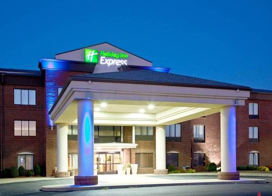 Holiday Inn Express & Suites SHELBYVILLE by IHG 1