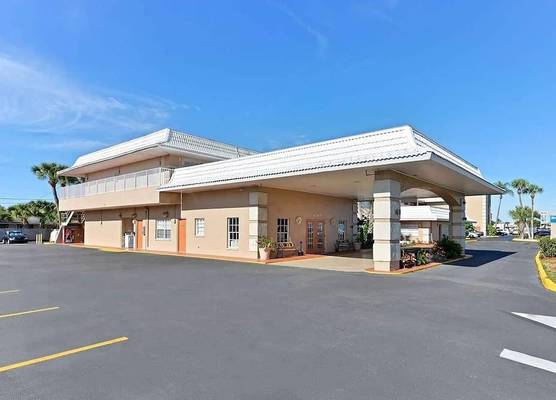 Travelodge by Wyndham Venice 1
