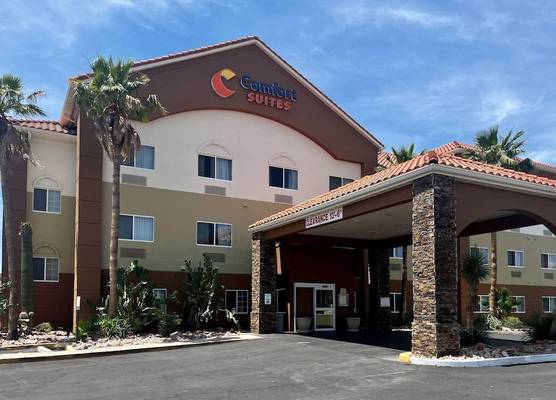 Comfort Suites Peoria Sports Complex 1