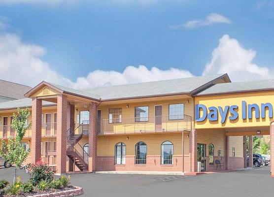 Days Inn by Wyndham Fayetteville 1