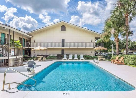 Days Inn by Wyndham Lake Park/Valdosta 1