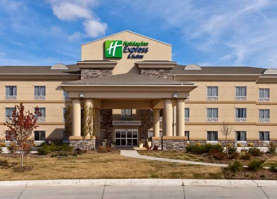 Holiday Inn Express & Suites NEWTON by IHG 1