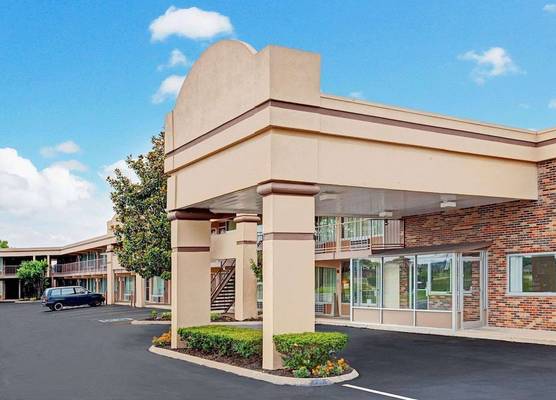 Days Inn by Wyndham Clarksville TN 1