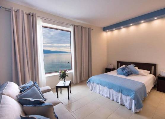NV Seafront Studios AV Properties 1