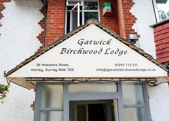 Gatwick Birchwood Lodge 1