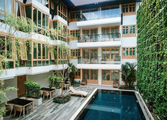 Moon Dragon Hotel 1
