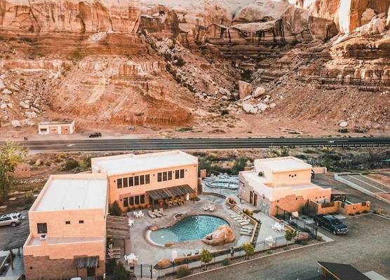 Bluff Dwellings Resort 1
