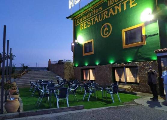 Hostal Catedritos Ibéricos A-5 Km 154 A 5 KM DE OROPESA A 1 KM DE HERRERUELA DE OROPESA 1