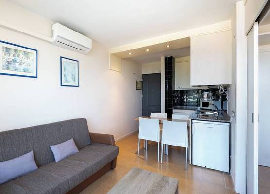 Aparthotel Comtat Sant Jordi 1