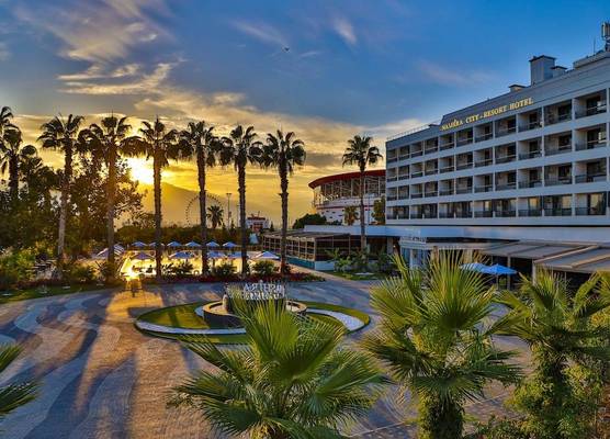 Nashira City Resort Hotel 1