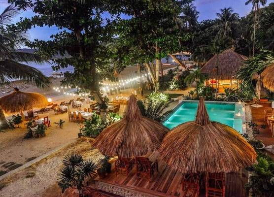 Las Cabanas Beach Resort 1