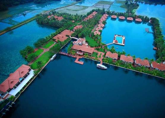 Sterling Lake Palace Alleppey 1