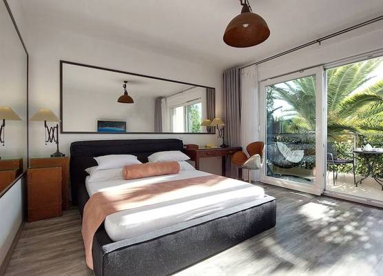 Refresh Boutique Apartments 1