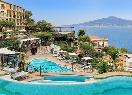 Grand Hotel Capodimonte 1