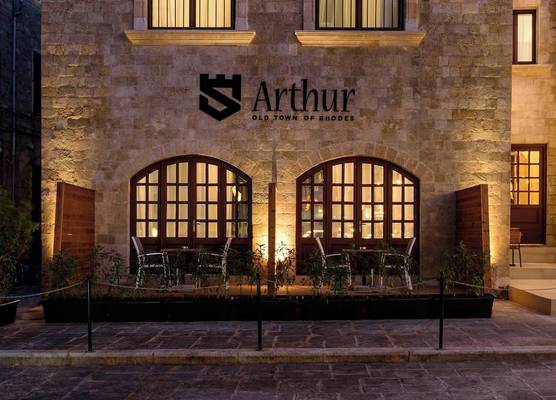 Arthur Suites in Old Town 1