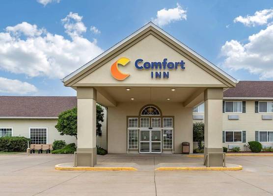 Comfort Inn Dyersville Near the Field of Dreams 1