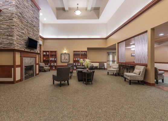 Clarion Hotel & Suites Williston 1