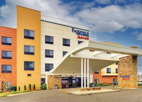 Fairfield Inn & Suites by Marriott Dunn I-95 1