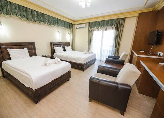 Riverside Garden Resort 1