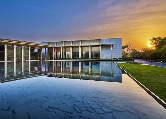 Chongqing Lijia Baiyun Lake Hotel, Curio Collection by Hilton 1