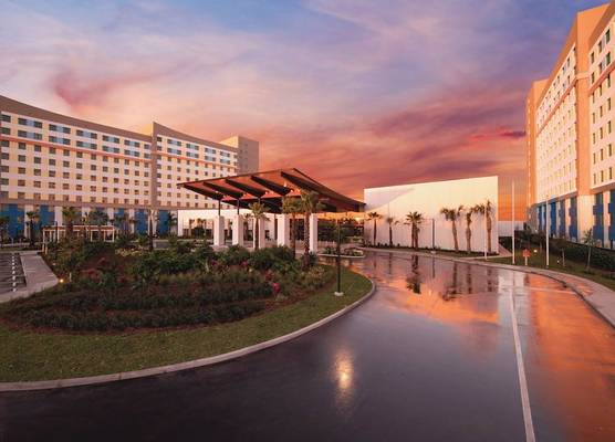 Universal’s Endless Summer Resort – Dockside Inn and Suites 1