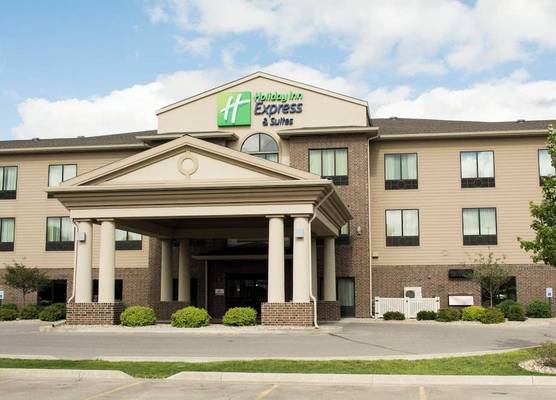 Holiday Inn Express & Suites MASON CITY by IHG 1
