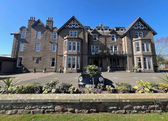 Glenesk Hotel 1