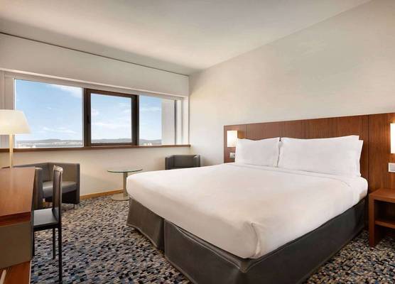 Ramada by Wyndham Lisbon 1
