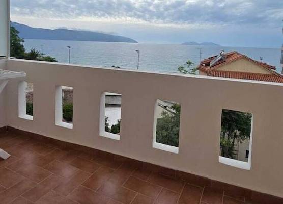 Tirent Apartment - Your Beach Home in Vlorë 1
