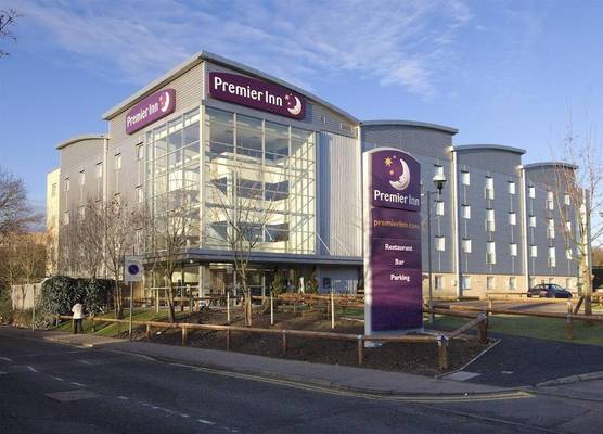 Premier Inn Watford Central 1