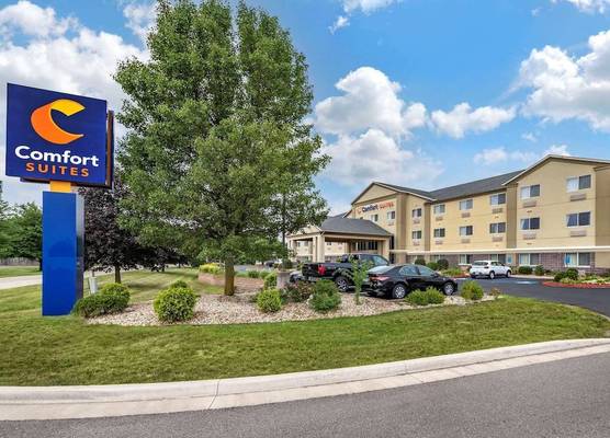 Comfort Suites Elkhart North 1