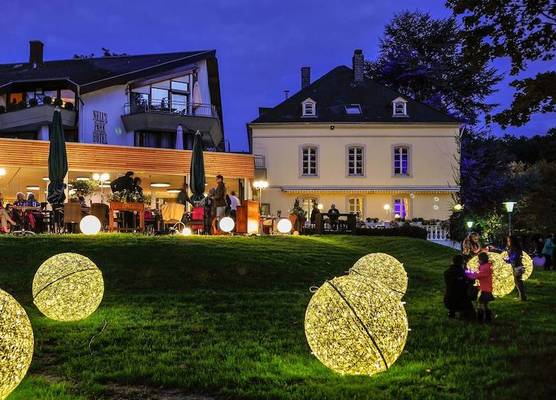 Nells Park Hotel 1
