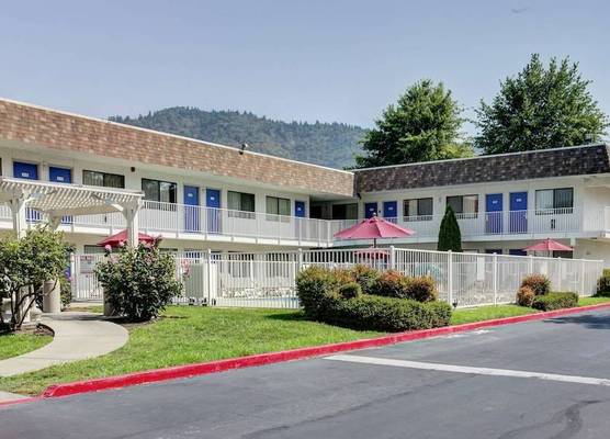 Motel 6-Grants Pass, OR 1